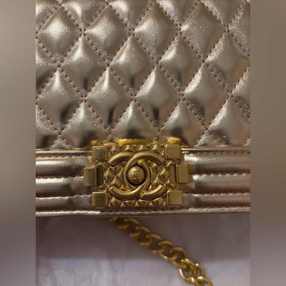 Fashion Metallic Gold Quilted Calfskin Medium Classic Double Flap Shoulder Bag - Picture 4 of 16